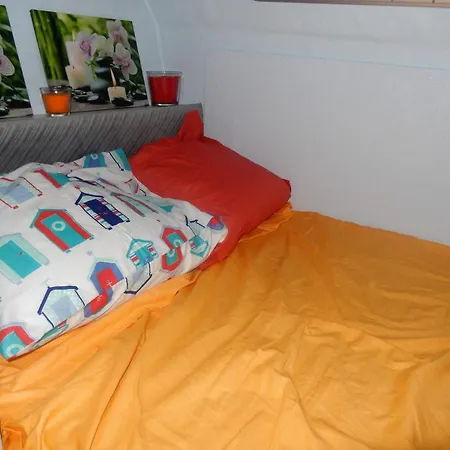 Boat - Step By Step Apartment *